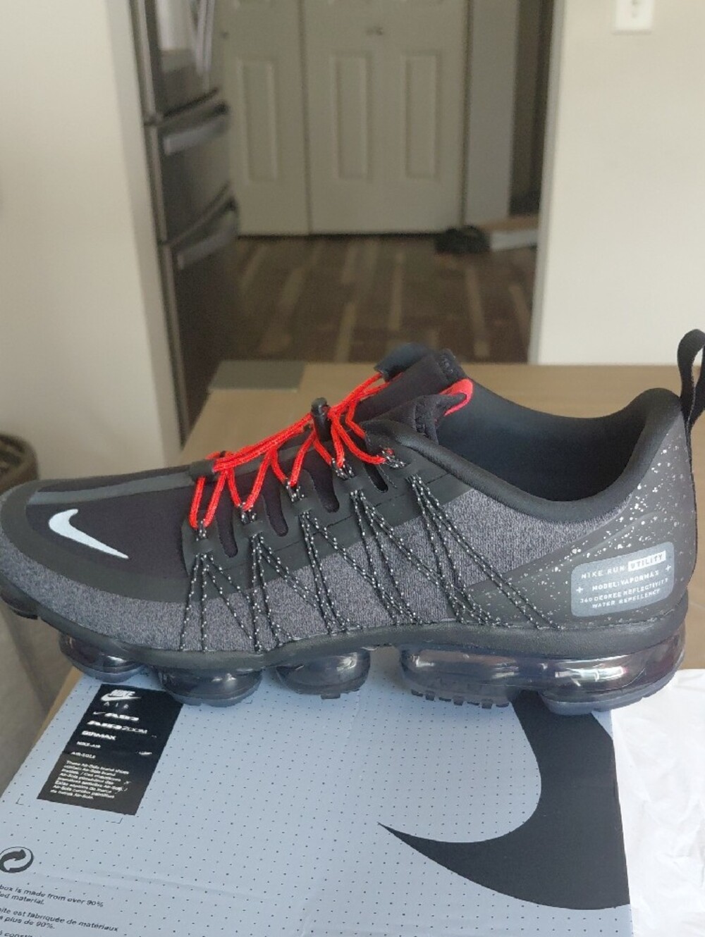 VaporMax (Nike) - BRAND NEW - Picture 5 of 6